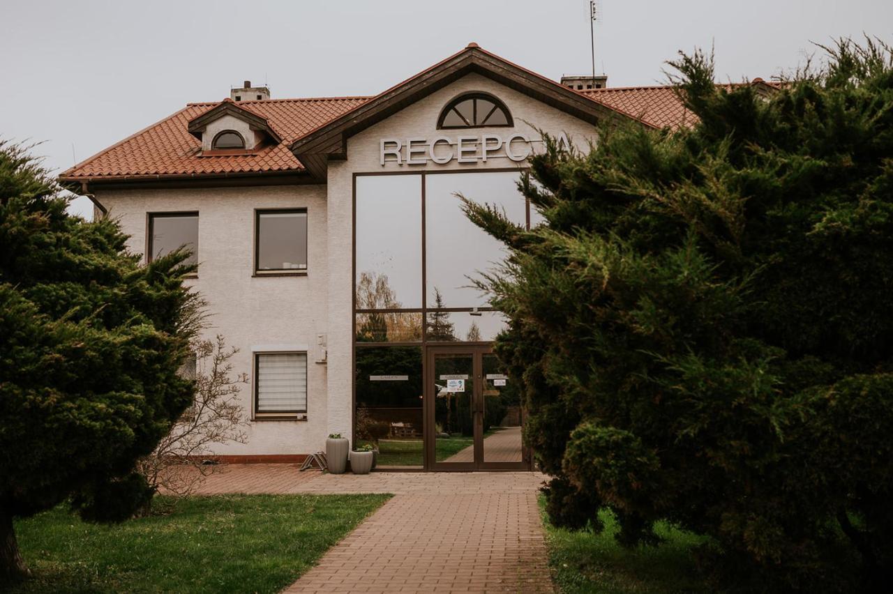 Villa Garden Oleśnica Esterno foto